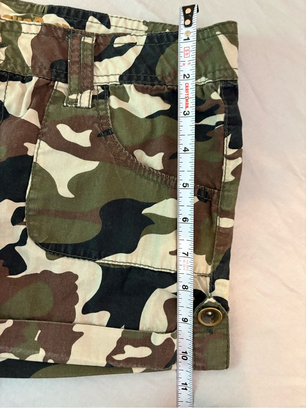 Dollhouse Camo Cargo Mini Shorts Size 9 Y2K Low Rise Army Print - Picture 9 of 9